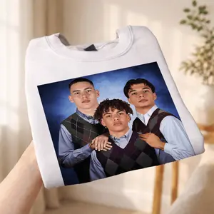 Funny Family Portrait T-Shirt – Awkward 90s Photo Meme Tee – Retro Humor Shirt
