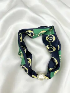 New Pearl Necklace Magnetic Clasp Small Scarf, Neck Protector, Lockbone Tie, Thin Scarf, Fashionable and Versatile, Stylish Accessory