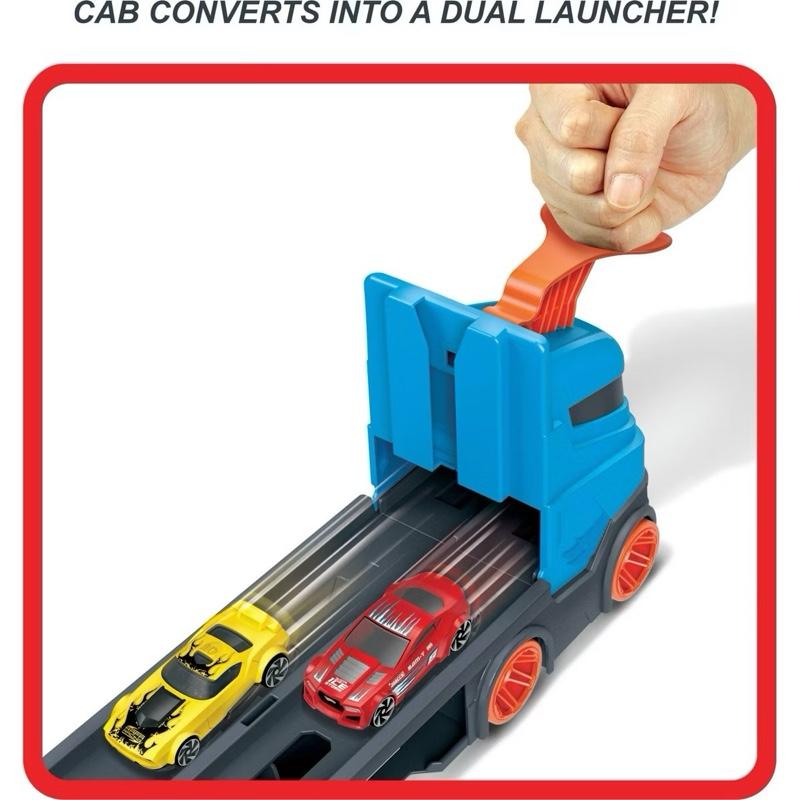 Hot Wheels Speedway Hauler Storage Carrier with 3 1:64 Scale Cars & 6-Foot Drag Race Track for Kids 4-8 Years Old HGH33