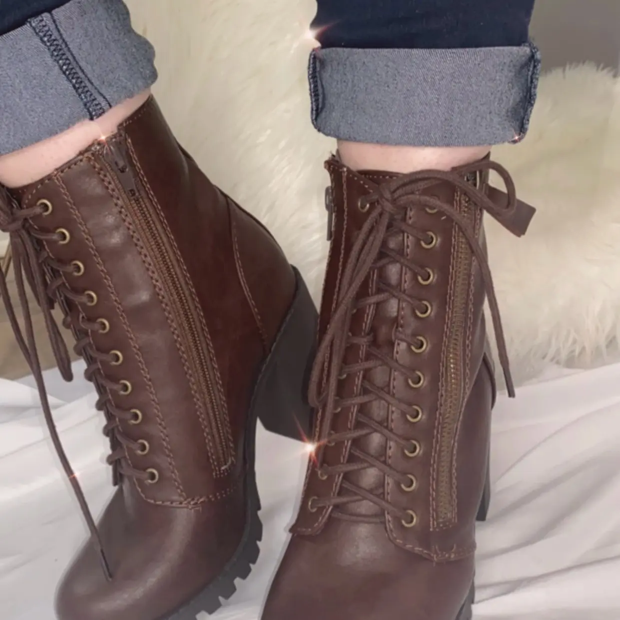 Lucia boots Round Toe Ankle Brown lace up