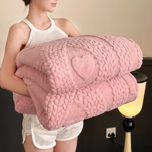 Flannel Jacquard Throw Blanket Heart Design, Warm and Comfortable, Lightweight Cozy Blanket, Soft Comfy Blanket, Single & Multi-Person Use, Bedroom Bed Sofa Office Chair, Gift Idea, Heartfelt Gift Blanket, Flannel Blankets