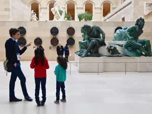 Louvre Museum Educational Audio Guide for Kids (5-12)