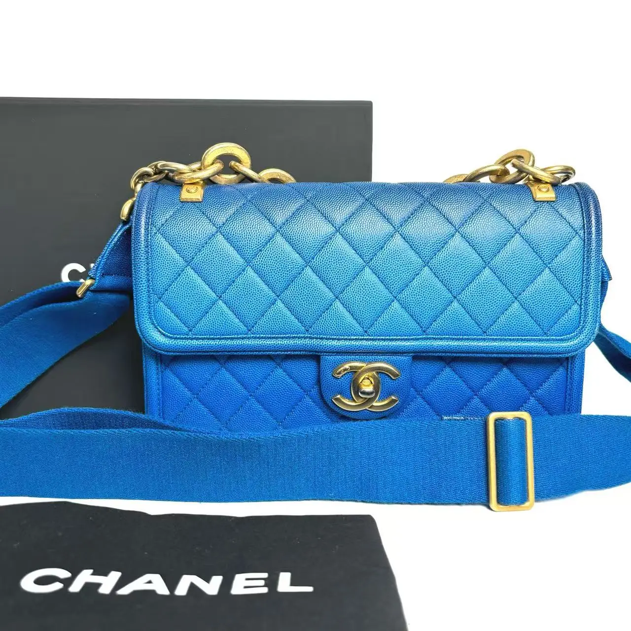 Pre-owned CHANEL Classic Flap Bag Blue Gradient Caviar Leather Gold Hardware Series 27 (2019) Base Length Approx 26cm Item No.N24443628