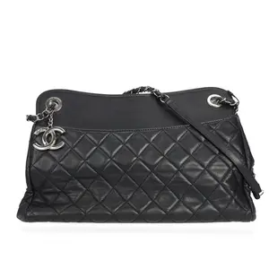 Pre-owned CHANEL Leather Crossbody Bags Black Quilted 69918631 hz