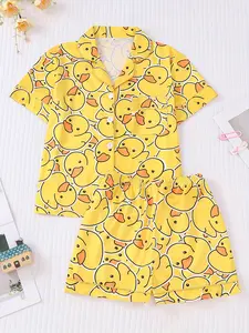 2pcs Cute Yellow Duck Print Women'S Pajama Set, Short Sleeve Shirt with Collar Button Soft Top and Loose Elastic Shorts, Beautiful and Beautiful Fashionable Daily Wear, Holiday Pajama Party Outfit, Casual Outdoor Home Comfortable ' Pajamas and Loungewear