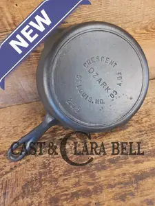 Midwest favorite!  Missouri made Crescent Fndry "Ozark" #5 Cast Iron Skillet