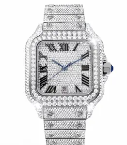 The silver dial adorned with diamonds, the square bezel and the diamond-studded bracelet, all shine to create an enchanting mechanical watch.
