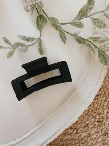Black Medium Claw Clip