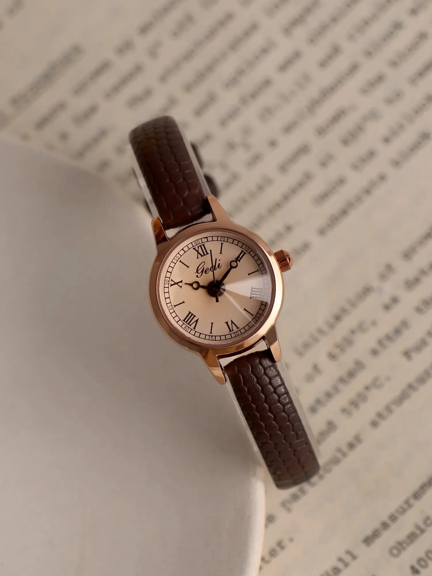 Women's Elegant Dial Watch, Quartz Movement, Mineral Glass, Buckle Closure, Waterproof, Round Case, All Seasons Wear, Waterproof Wristwatch, Fashionable Stylish Watch, Fashionable Analog Watch, Fashion Wristwatches