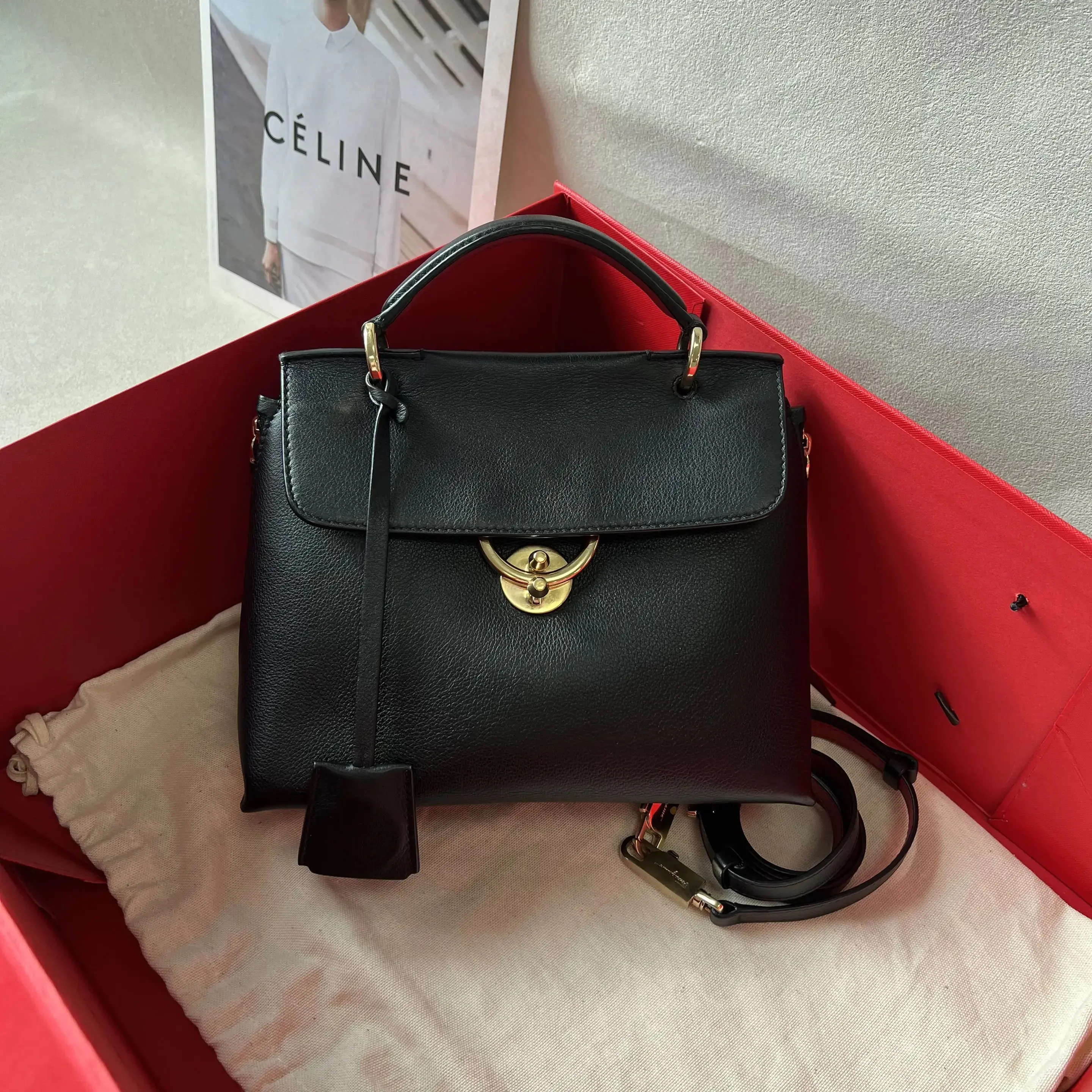 Pre-owned SALVATORE FERRAGAMO Large Rivet Authentic Elegant Crossbody Bag, Model 0729betsy/C8353688253 (Pre Loved Luggage & Bags Category), Authentic Bag, Elegant Bag