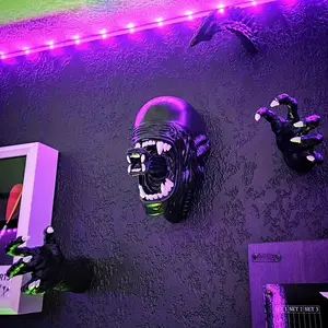 Alien Demon Monster Wall Foam Decoration, Horror Art Sculpture, Alien Predator Fictional Monster, Motorcycle Helmet Hanging Ornament