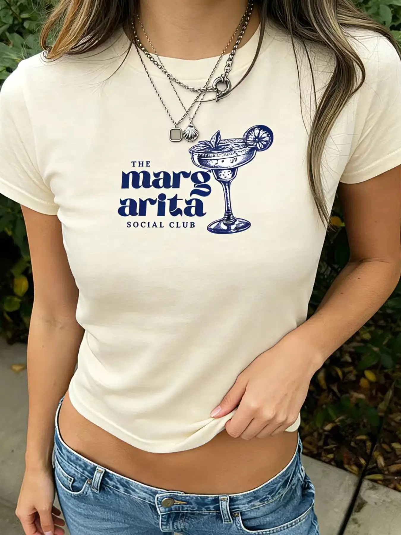 Margarita Social Club Graphic Baby Tee, Cocktail Print Short Sleeve Top, Slim Fit Cropped T-Shirt for Summer Streetwear, Vacation Casual Party Tee with Retro Cocktail Glass Design