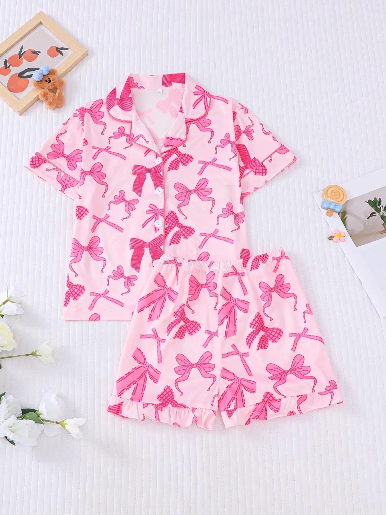 Girl's All Over Bow Print Lapel Shirt & Elastic Waist Shorts Pajama Two-Piece Set, Pajama Outfit, Cute Short Sleeve Button Up Top & Shorts PJ Set, Kids Sleepwear for Summer