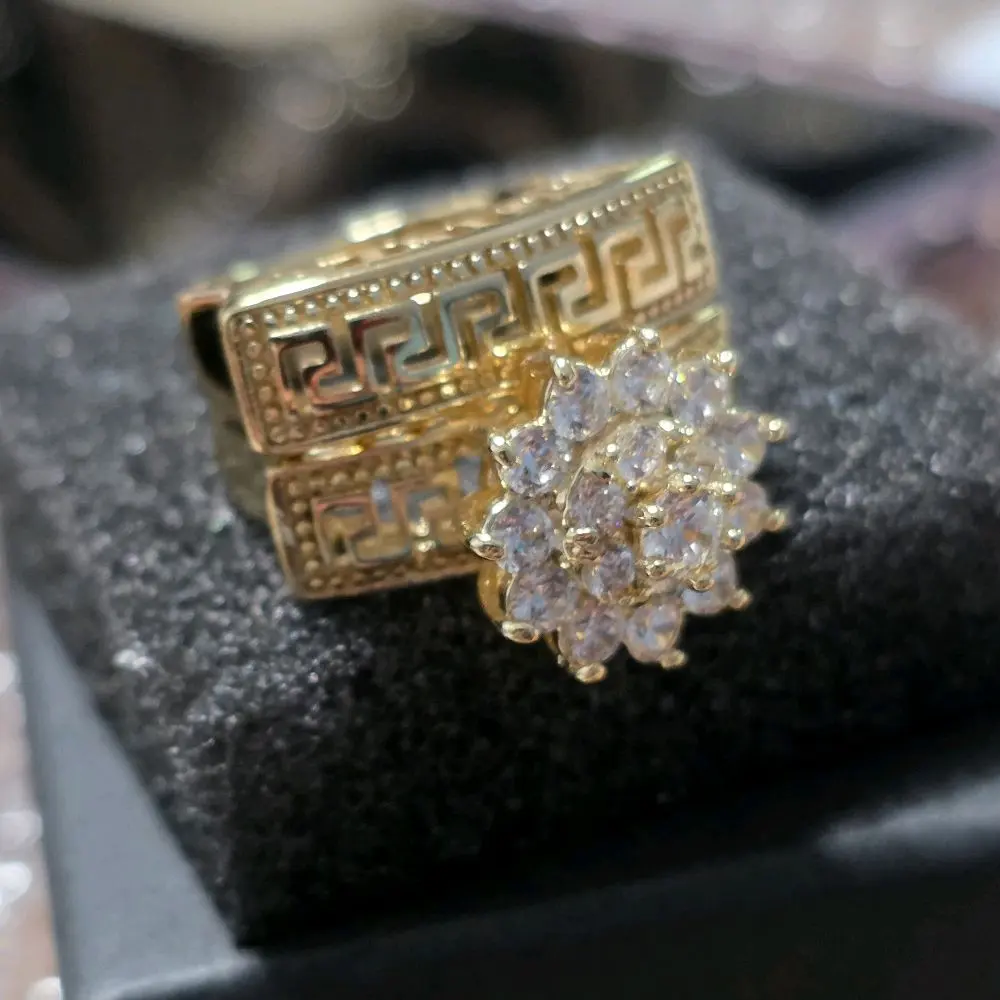 Gorgeous 14k gold-plated ring set with flowers zirconia and beautiful design for Special Occasions