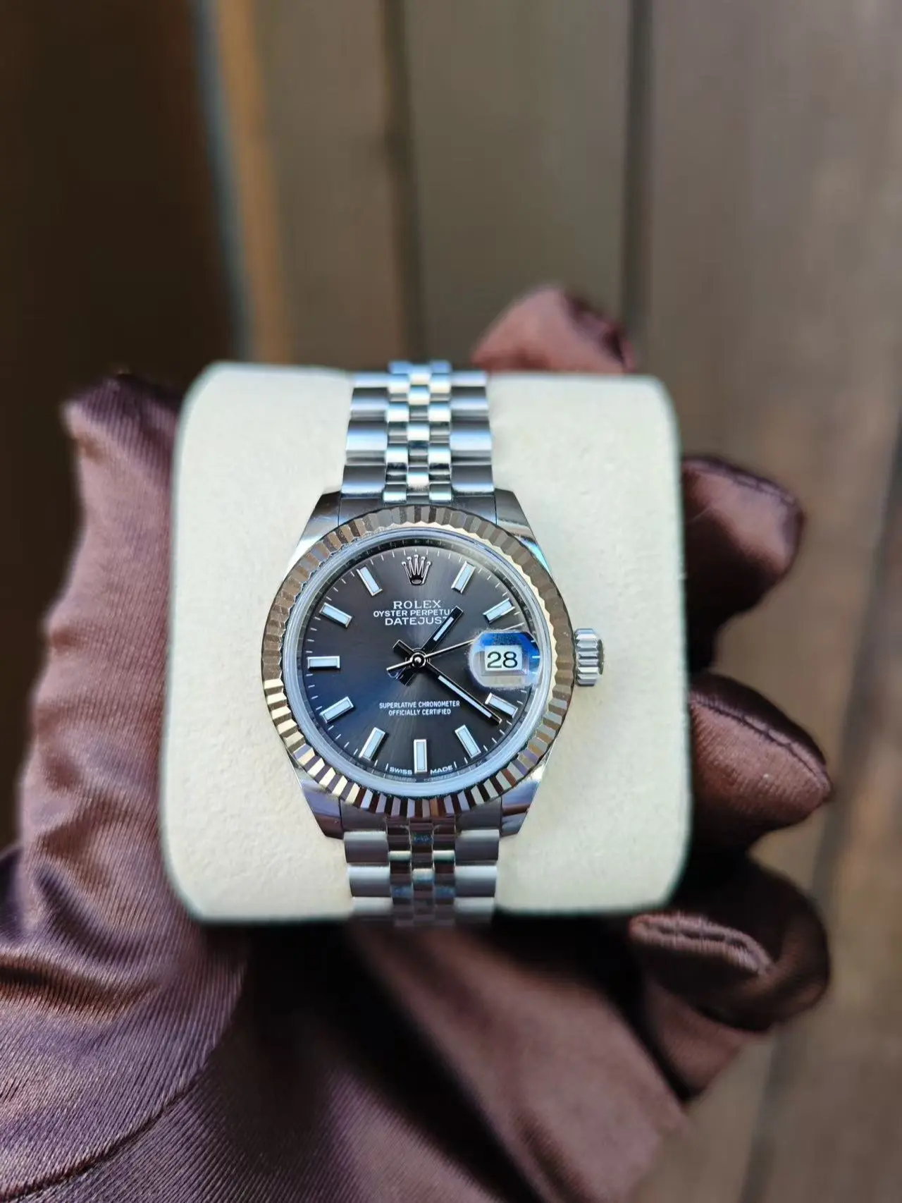 Pre-Owned Rolex Lady-Datejust m279174-0011 28mm Oystersteel White Gold Automatic Wristwatch, Complete 2021 Full Set Box and Papers