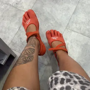 Barefoot Magic Claw Five-Toe Shoes Multi-Functional Ultra-Portable Hook-and-Loop Women's Shoes New Women's Fitness Training Yoga Hybrid Soft-Sole Dance Shoes Indoor/Outdoor Pilates Toe-Separating Shoes White,shoes for back to school,back to school shoes