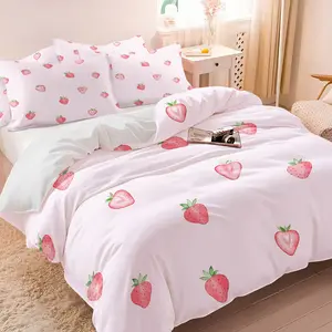 Light pink strawberry print duvet cover set 2/3 pcs, 1 duvet cover and 1/2 pillowcase without padding, soft and cute strawberry pattern, sweet and girlish feeling, skin friendly and delicate, suitable for personal use and gift giving, Bedroom bedding set