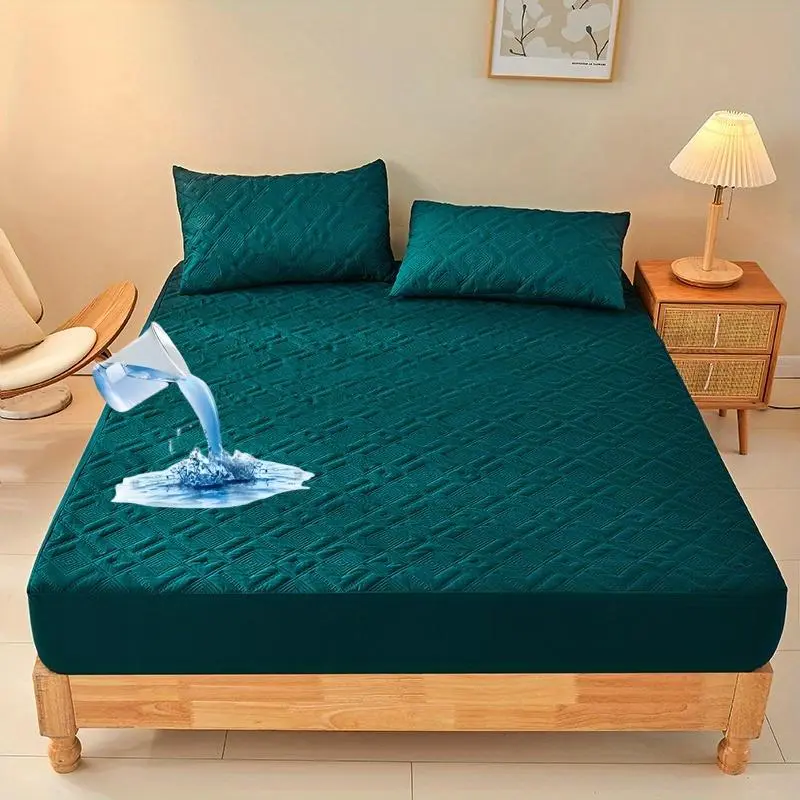 Labyrinth dark green