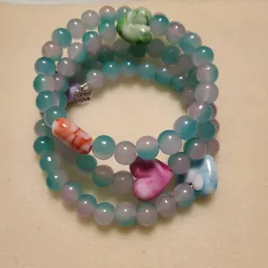 Heart and glass bead memory wire bracelet