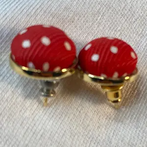 Rare Vintage Mimi Di N 1978 Classic Red Polka Dot Pin Stud Earrings Signed .