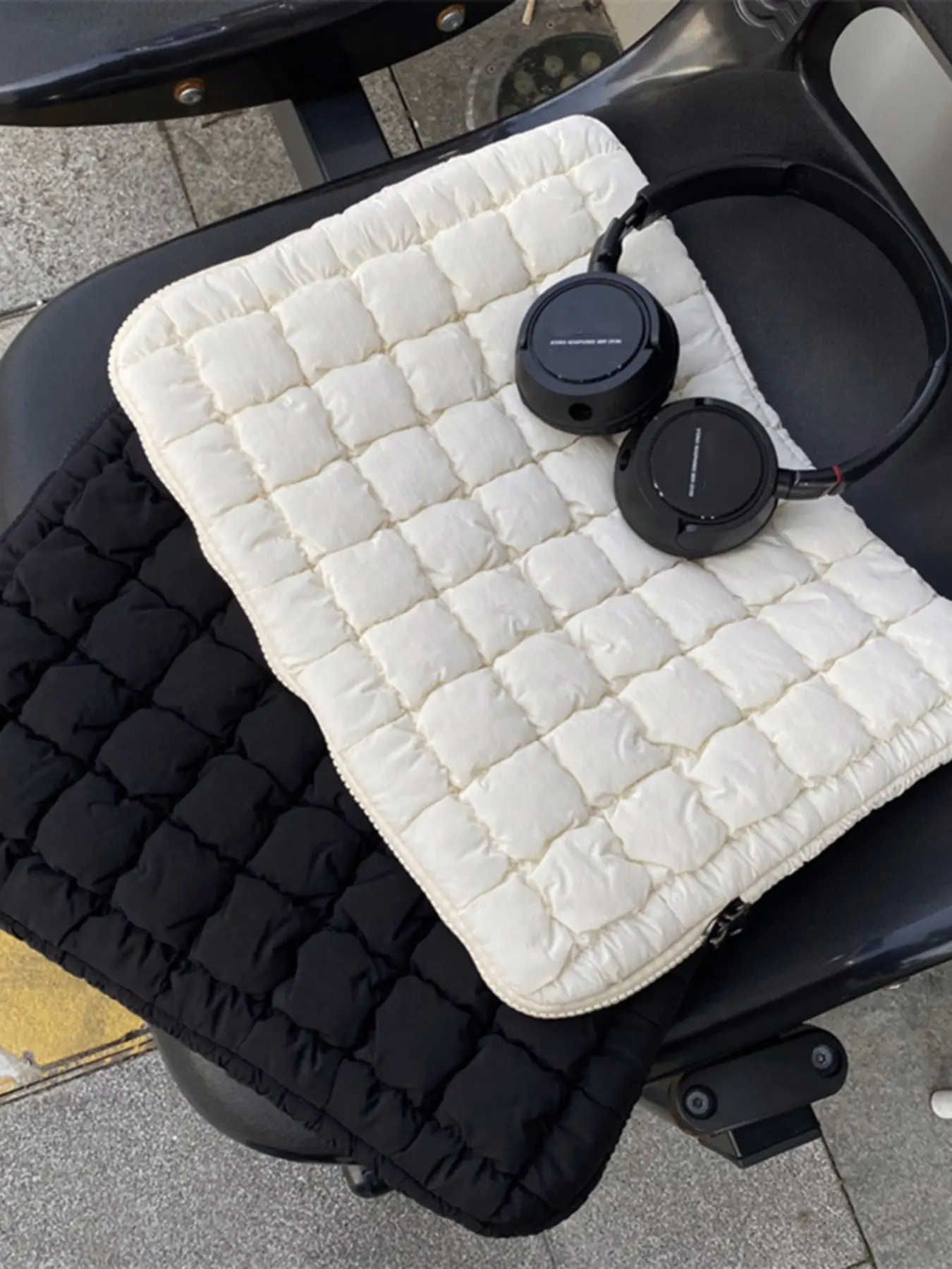 Korean Style Plaid Bubble Simple Work Laptop Bag, iPad Protective Case 11, 13, 15 Inch Universal Fit, Stylish Computer Sleeve, Laptop Casing, Puffy Laptop Sleeve, Computer Bags, Working Bag