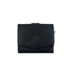 Pre-owned CHANEL france Clutches & Wristlets H1 Black Caviar Leather Folding Wallet with Iconic CC Logo and Compact Design