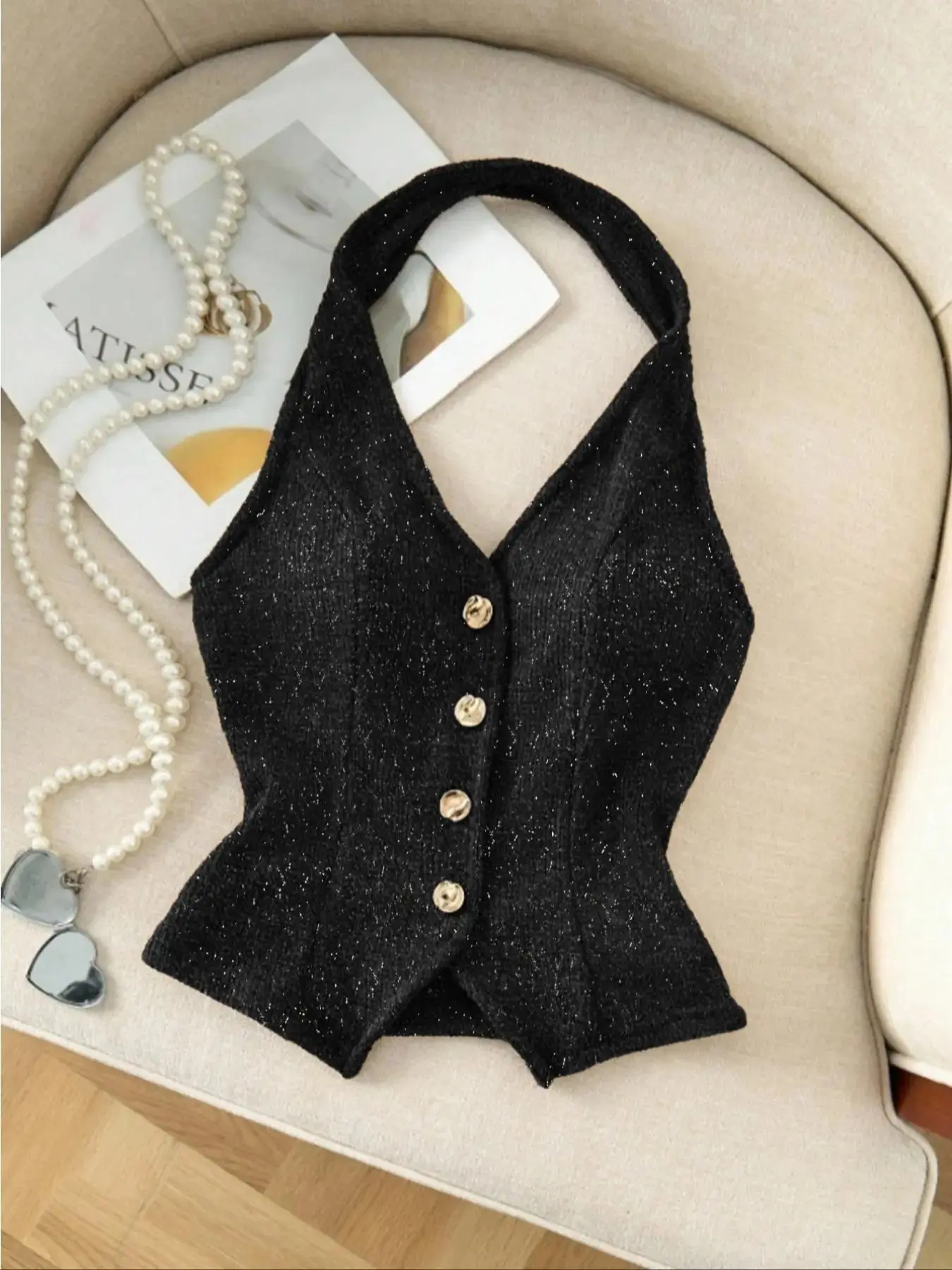 Women's Versatile Knit Halter Neck Vest, Casual Fitted Sleeveless, Button-Up Slim Fit Waist-Cinching Open-Back Top. Made with Soft, Comfortable & Breathable Fabric, perfect for daily commutes, shopping trips