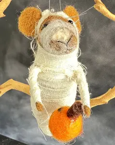 fred the mummy mouse ornament
