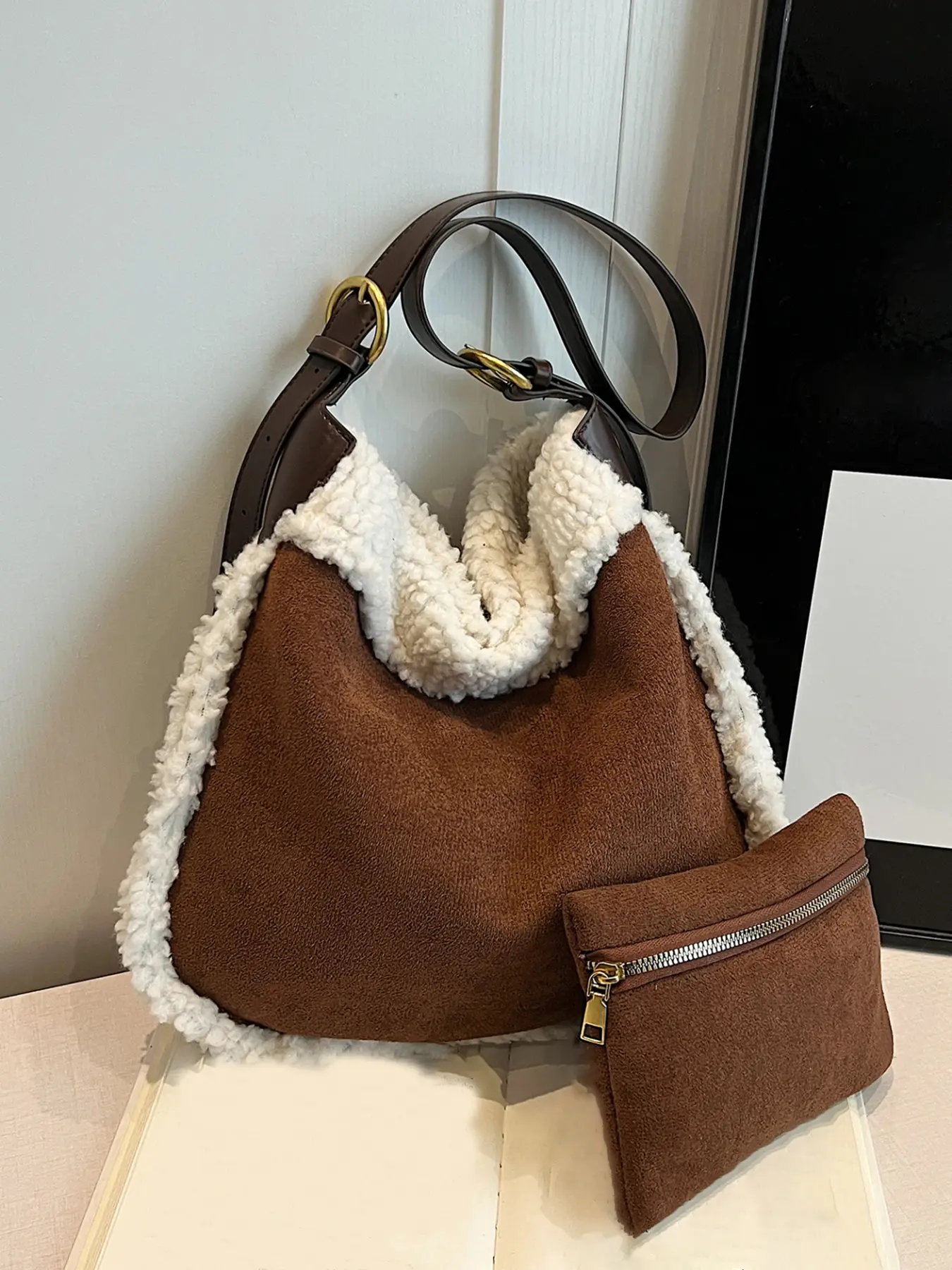Small simple  versatile one-shoulder tote bag, retro brown temperament versatile, practical workplace commuting  daily   shoulder bag, including coin purse design, light and suitable for shopping and dating, Hobo Shoulder Bag