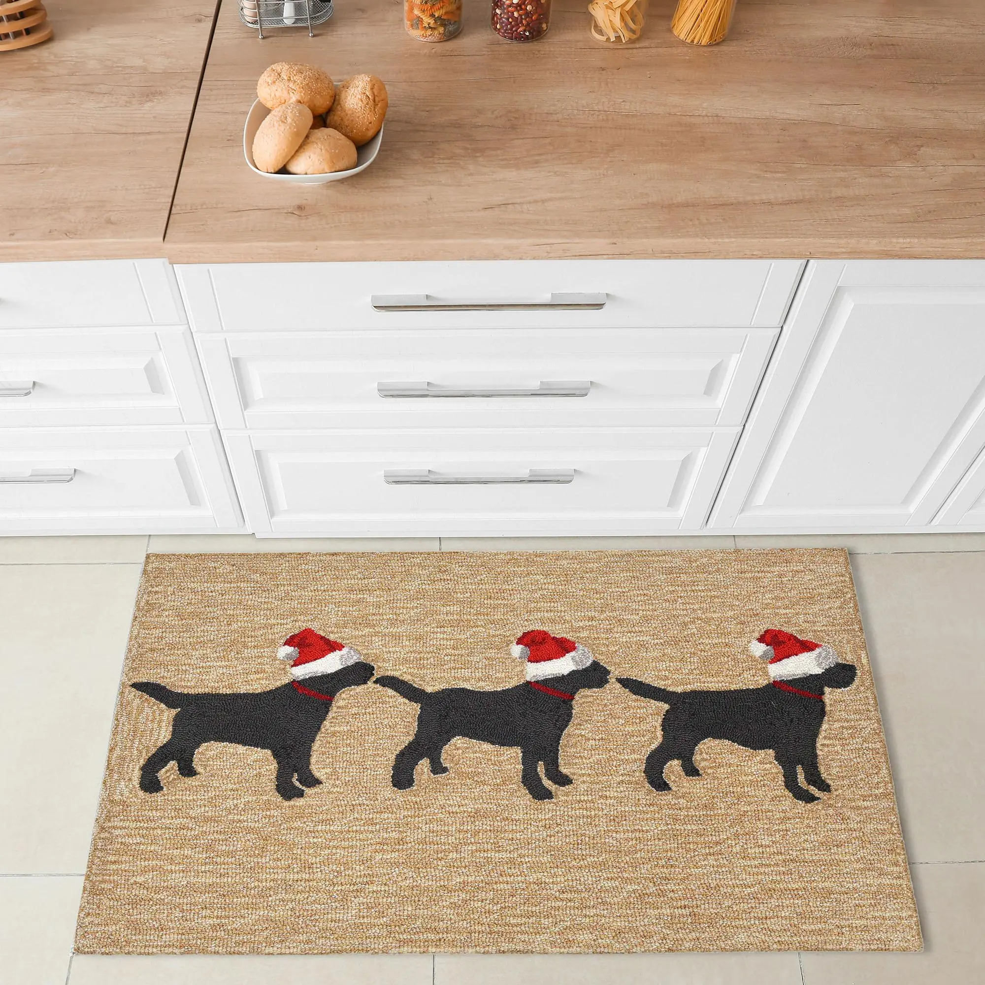 Lush Decor Hand-Tufted Durable FrontPorch Indoor/Outdoor Area Rug - Transitional Whimsical 3-Dog Christmas Pet Decor, All Weather Mats Kitchen Rugs, Animal & Nature-Themed Accent, Animal & Nature-Themed Kitchen Rugs