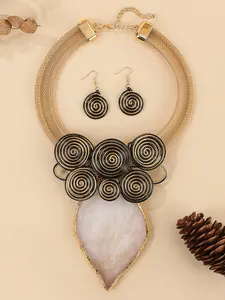 European and American retro classic light luxury handmade aluminum wire necklace resin pendant with earrings set jewelry accessories autumn and winter sweater accessories Vintage jewelry set