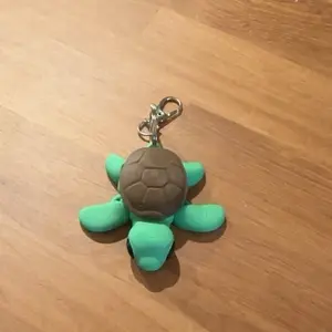 3D Printed Turtle Keychain - Green and Brown Color Design with Metal Clip Attachment