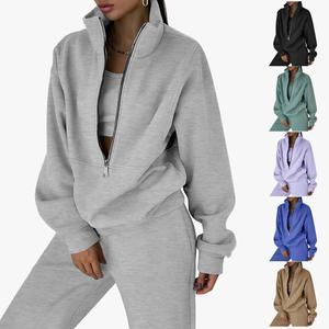 Women's autumn two-piece set, featuring a loose-fitting, long-sleeved fleece pullover with a half-zip closure, a comfortable and casual outfit suitable for women's sports and running, with warm lined yoga pants and an outdoor cotton fabric.