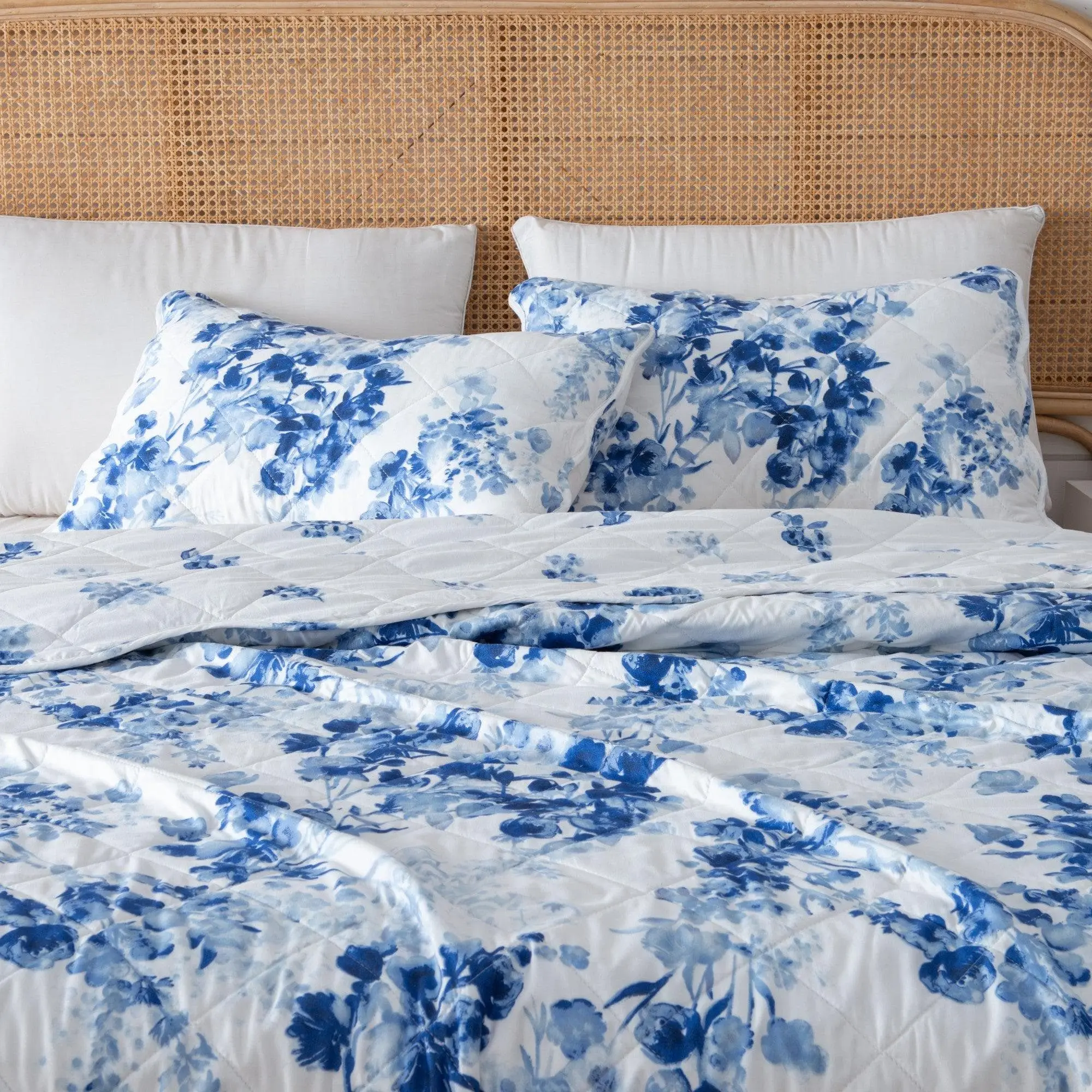 Watercolor Leaves 3 Piece Quilt Set - Jacqueline Collection