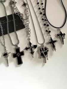 Gothic Fashion Y2K Cross & Heart Pendant Necklace, Cross Necklaces, Fashion Jewelry for Party, Daily Clothing Decor, Trendy All-match & Exquisite Jewelry for Birthday Gift,Halloween Themed Necklace Gift,Gift for her