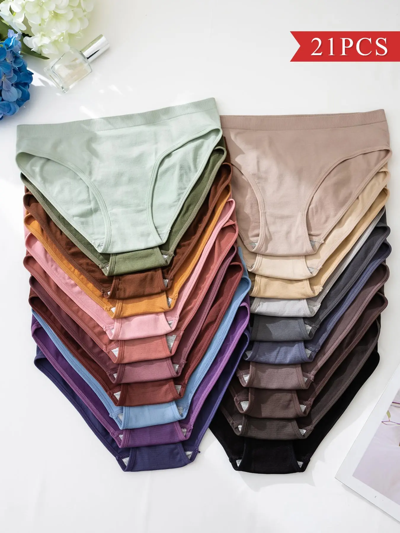 Women's Solid Color Brief, Soft Comfy Breathable Panty for Daily Wear, Casual Underwear for All Seasons Women's Solid Color Brief, Soft Comfy Breathable Panty for Daily Wear, Casual Underwear for All Seasons