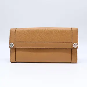 Pre-owned GUCCI Leather Small Leather Goods Nailhead Accent Wallet W21662
