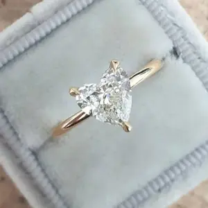 Simple gold-tone alloy heart-shaped zirconia stone decorated gold-plated ring, suitable for daily wear, wedding, engagement, party, jewelry, valentine's day