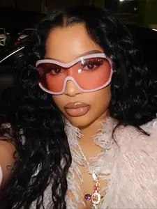 Y2K Style Large Frame Sunglasses, Retro Future Look Monochrome Shades, Ideal for Cycling, Fashionable, Driving, Parties