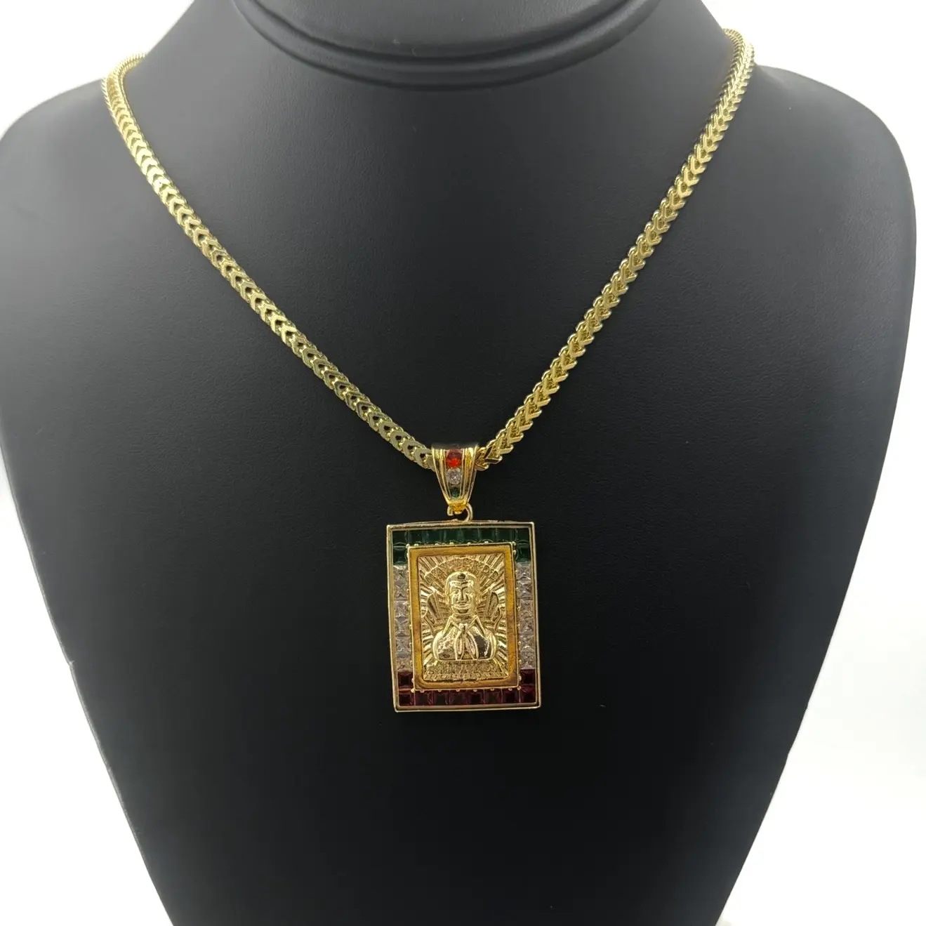 Cadena con dije de Malverde