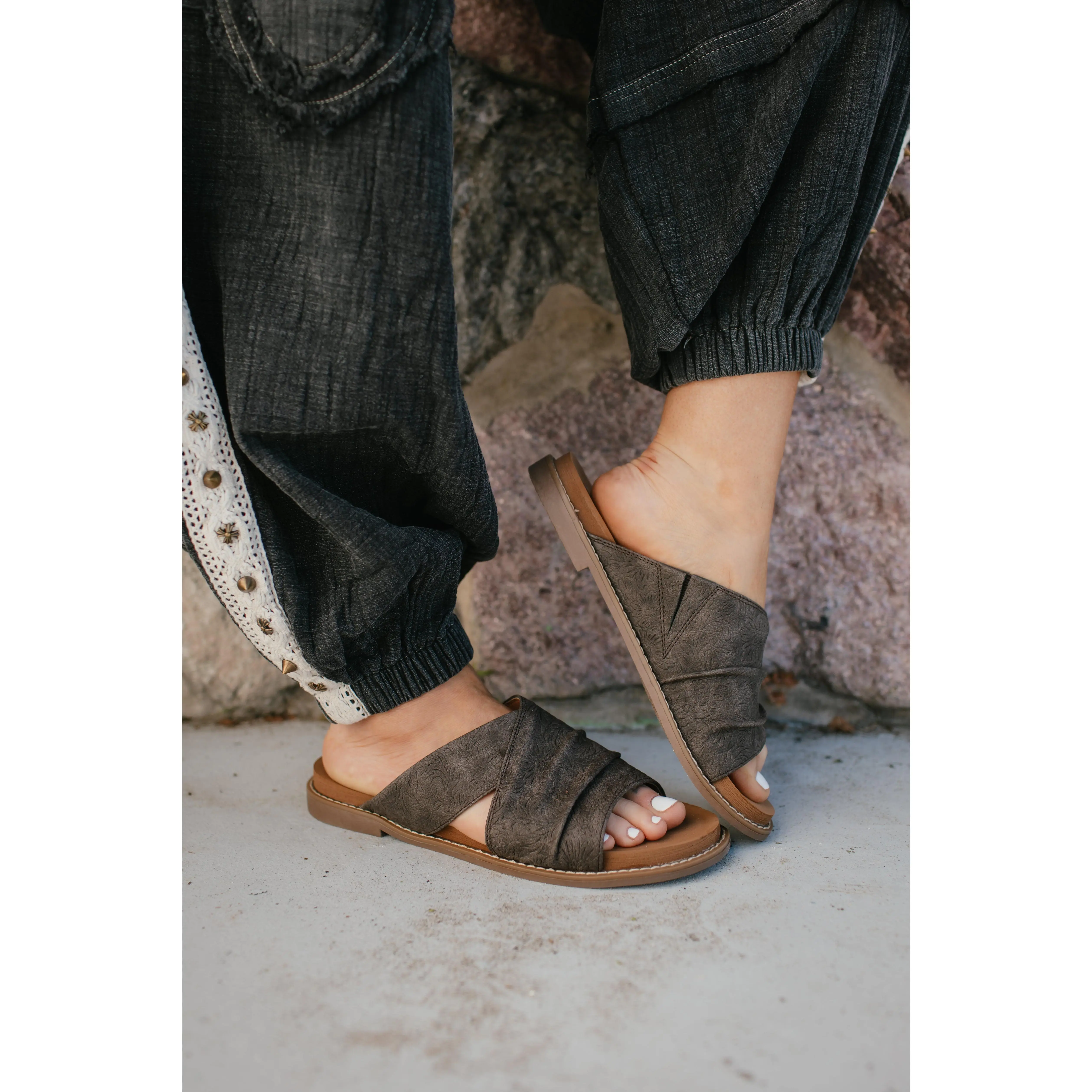 Very G Charcoal Jolene Tooled Sandals