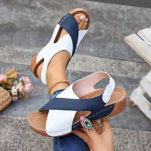 Women’s platform sandals—lightweight and versatile; new for summer, featuring a fashionable wedge heel, an adjustable buckle strap for easy wear, and an open-toe design. Women’s shoes are hollow-out, lightweight, soft, and comfortable.