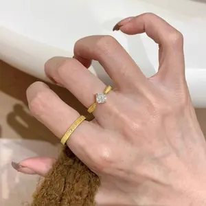 Vintage Gold Brushed Small Square Diamond Starburst Ring for Women, Retro Light Luxury Layered Simple Versatile Moissanite Ring