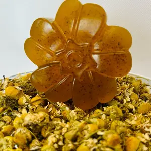 Jabón De Manzanilla Natural Flower-Shaped Soap with Chamomile Infusion for Gentle Cleansing