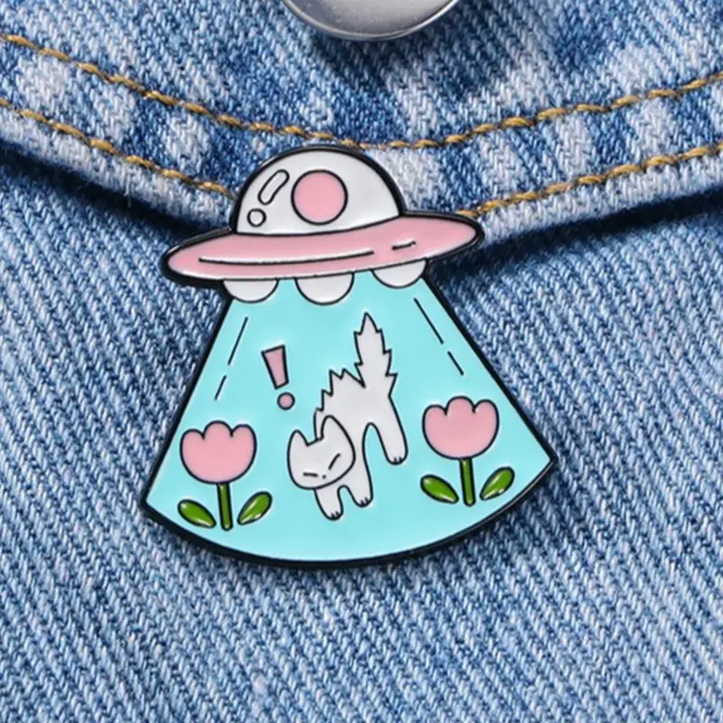 Cute Cat & Ufo Design Brooch Pin, Fashion Alloy Badge for Daily Clothing Decor, Trendy All-match & Exquisite Brooch for Birthday Gift, Jewlery