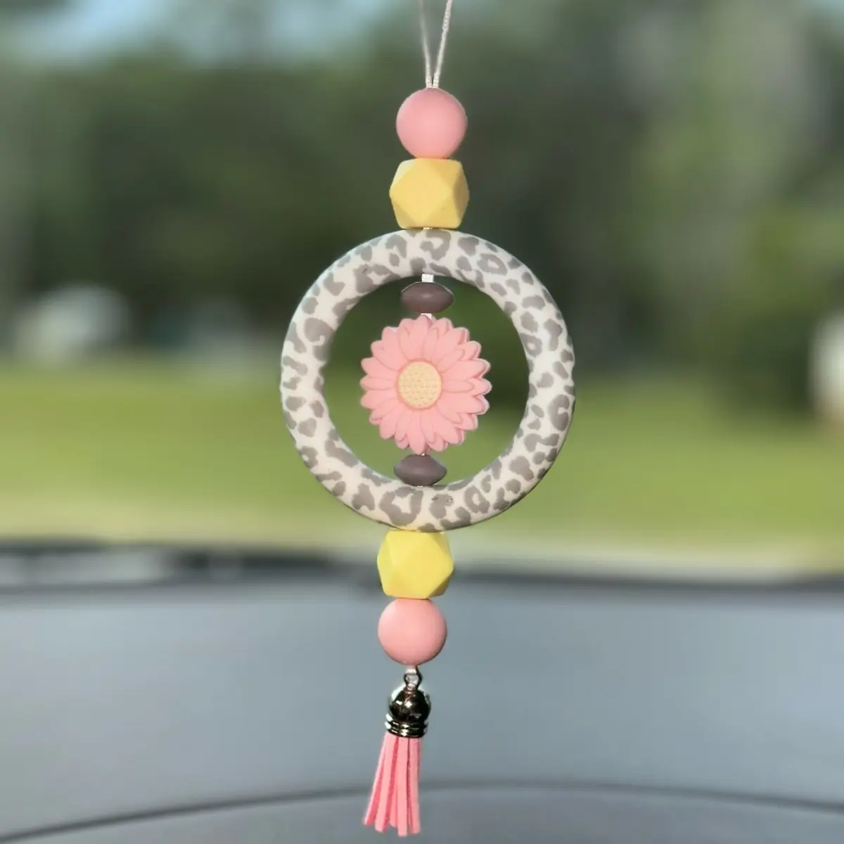 Leopard Daisy silicone ring and beaded car charm