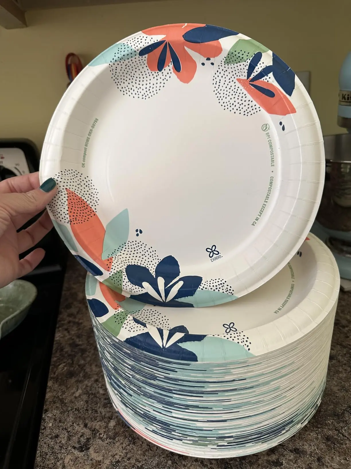 10 Inch 150 Count 2X Stronger Microwave-Safe Soak-Proof Cut Resistant, Disposable Plates Large Paper Plates
