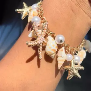 Chunky Charm Bracelet with Seashell Seastar Pearl Conch Shell Pendant Beach Accessories Boho Hippie Style Bangle Jewelry