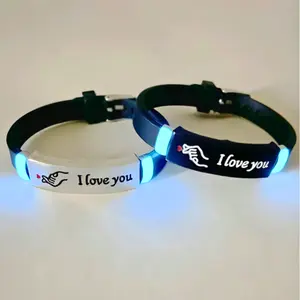 2pcs/1 Set of Glowing Heart Shaped Silicone Bracelets, I LOVE YOU Letters, Romantic Couple Jewelry, Perfect For An Evening Walk With Your Lover