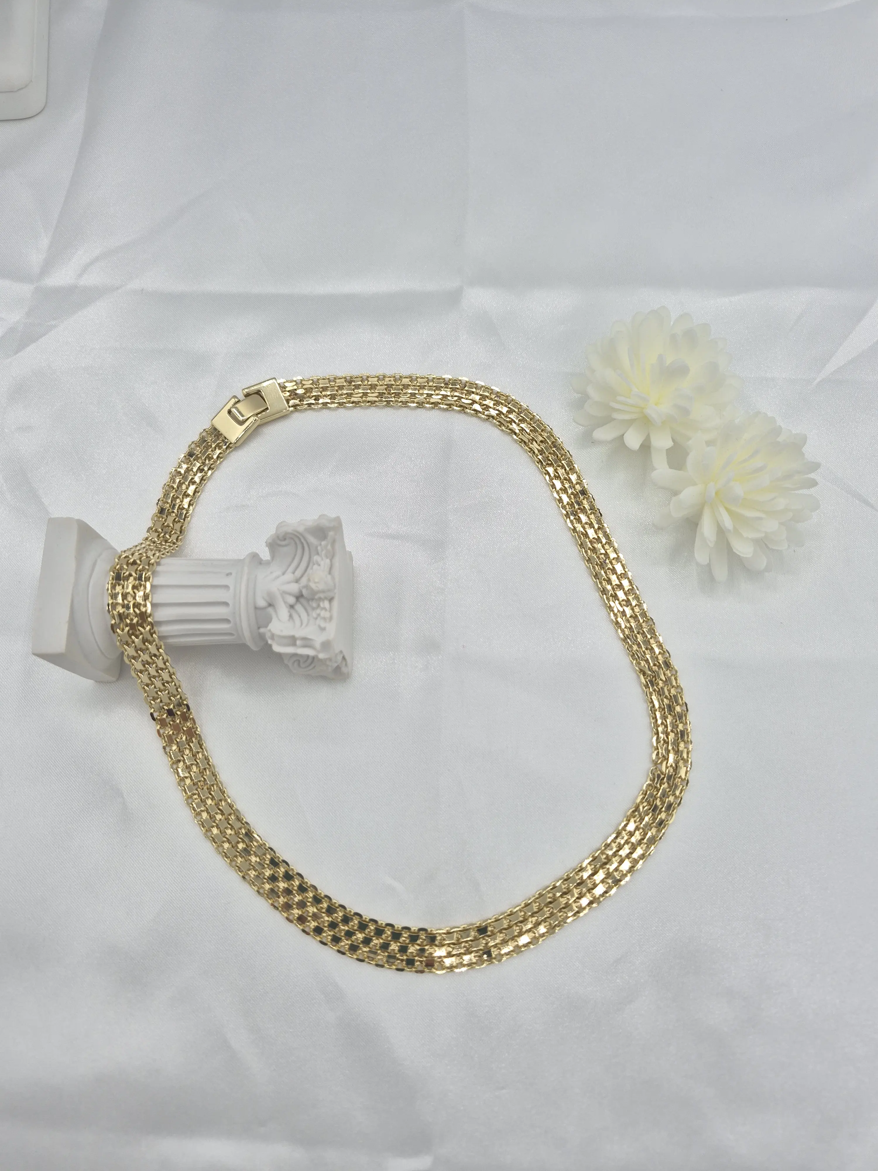 Italian mesh style choker in 14k gold plated. (31)